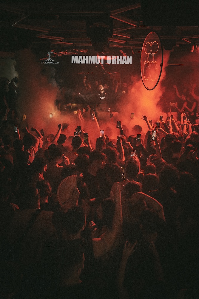 Rivellino & Andrea Castells performing at Pacha Barcelona